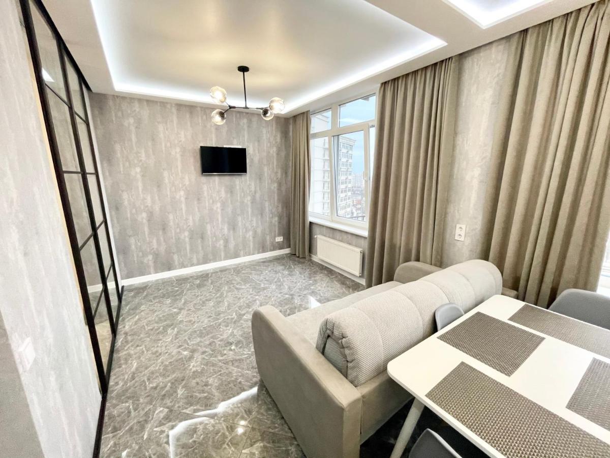 Сozy 704 Sunrise Apartments On The 22Nd Floor In The Center โอเดสซา ภายนอก รูปภาพ
