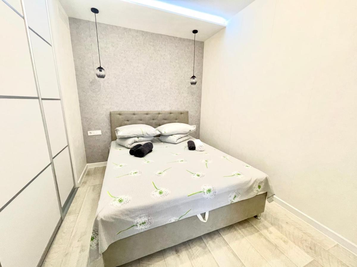 Сozy 704 Sunrise Apartments On The 22Nd Floor In The Center โอเดสซา ภายนอก รูปภาพ