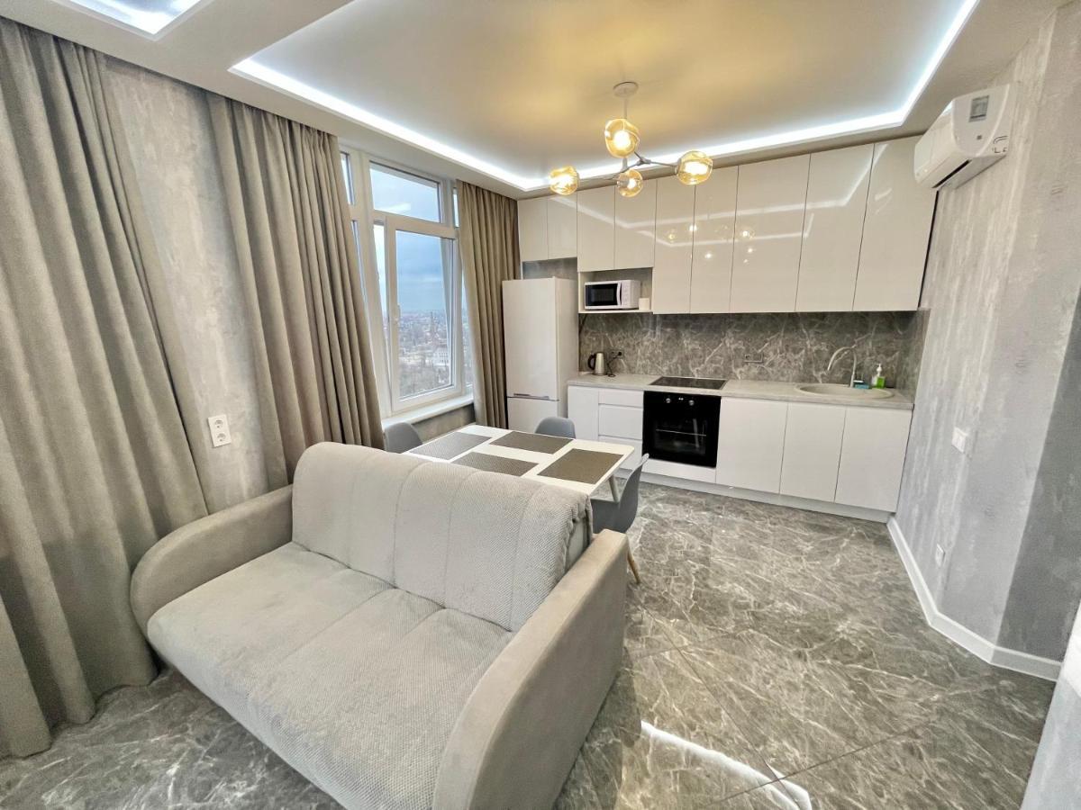 Сozy 704 Sunrise Apartments On The 22Nd Floor In The Center โอเดสซา ภายนอก รูปภาพ