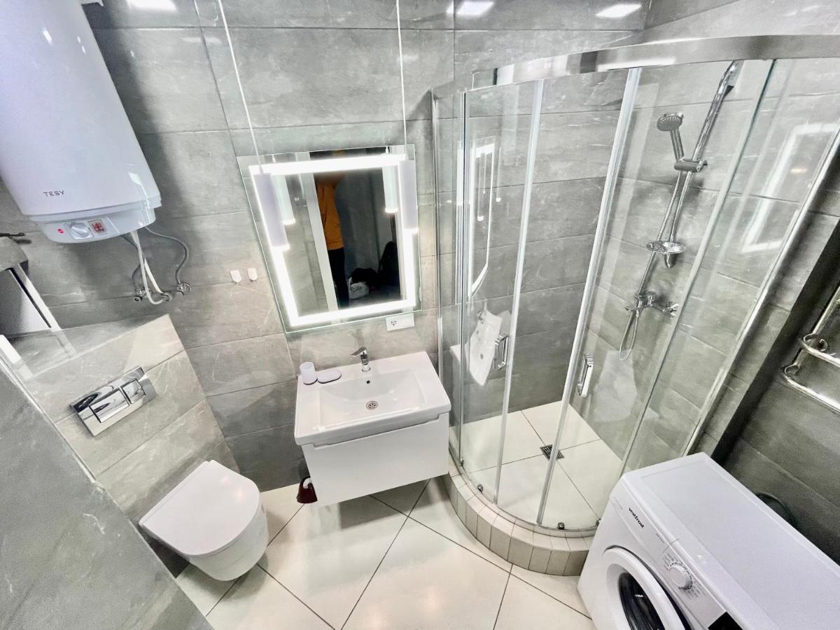Сozy 704 Sunrise Apartments On The 22Nd Floor In The Center โอเดสซา ภายนอก รูปภาพ