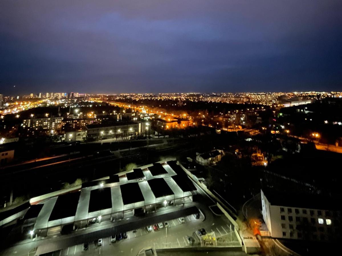 Сozy 704 Sunrise Apartments On The 22Nd Floor In The Center โอเดสซา ภายนอก รูปภาพ